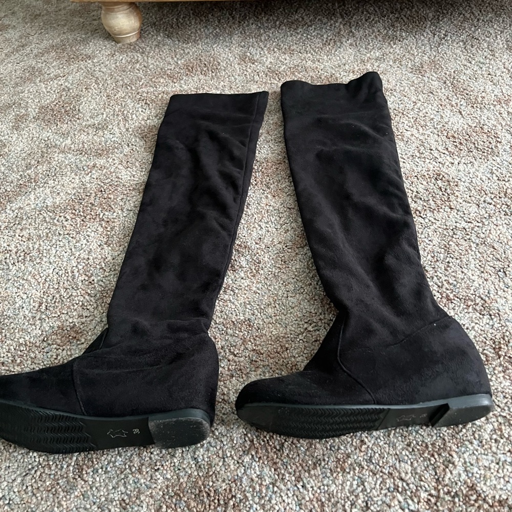 Boots - Picture 4 of 6